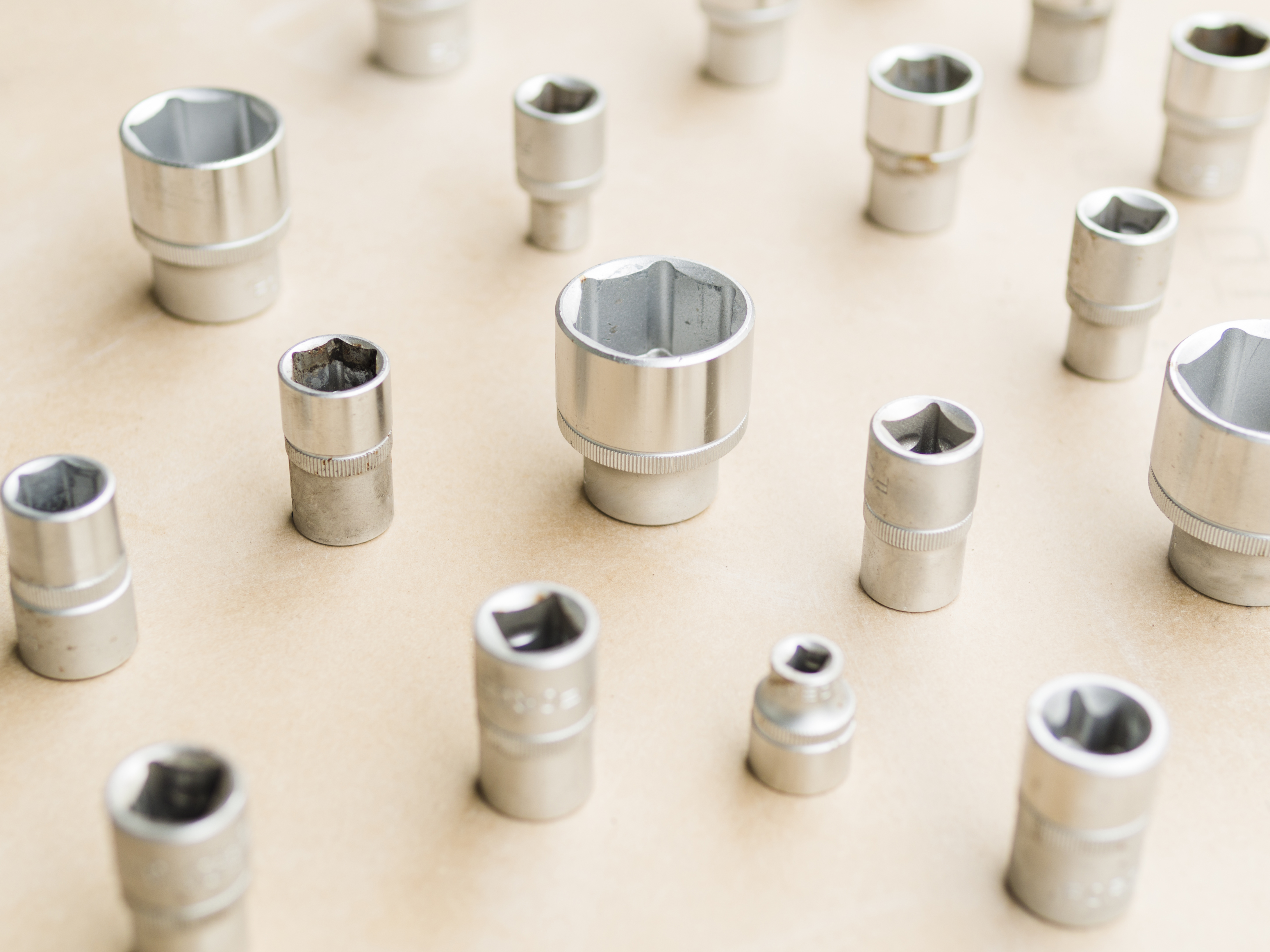 ENGINE FASTENERS